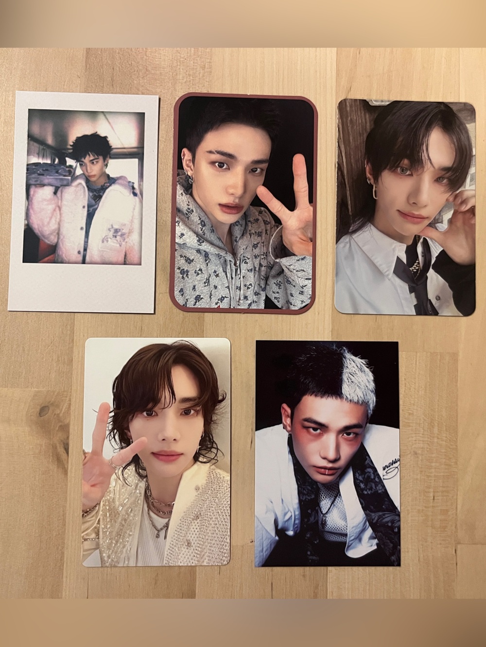 Set of 5 OFFICIAL Hyunjin of Stray Kids photocards (Set # 6 )
